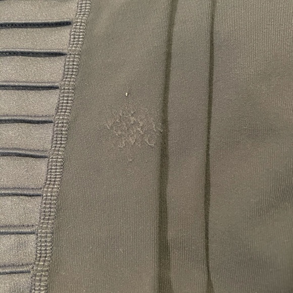 Grey Alo Yoga Low-Rise Moto Leggings - Picture 13 of 13